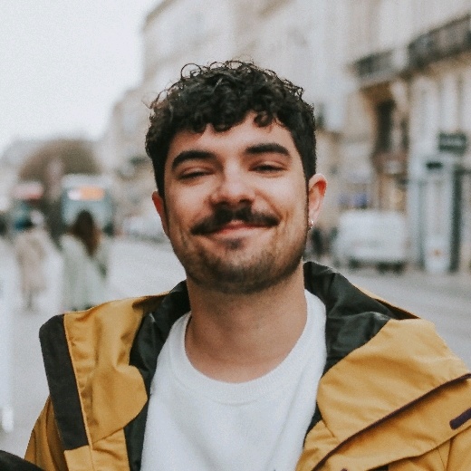 Alex de la Cruz